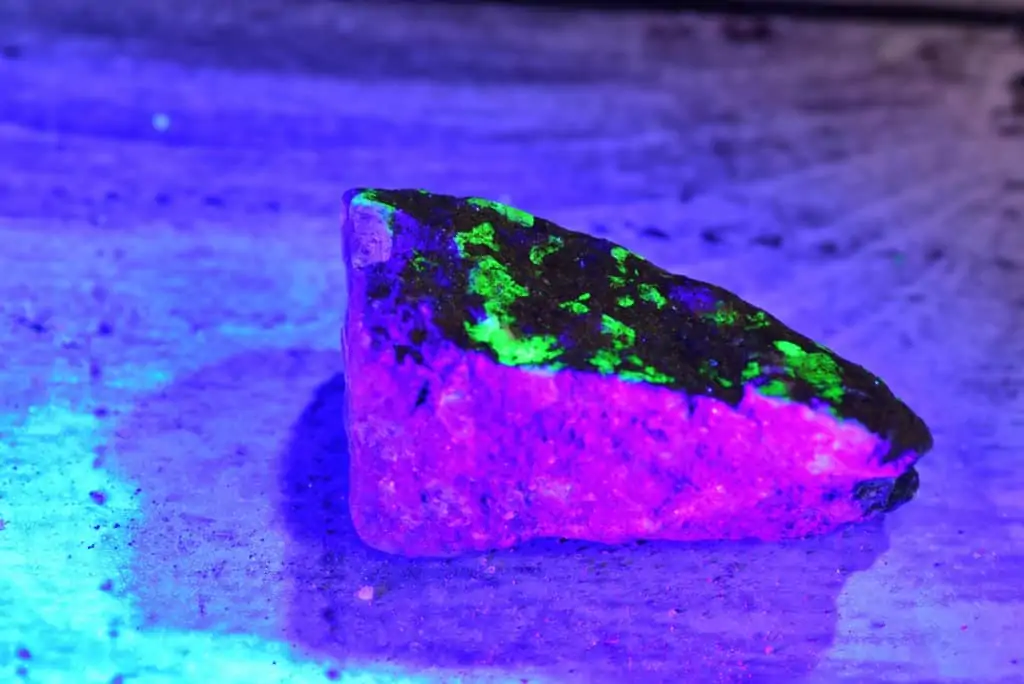 Rocks & Minerals That Glow Under UV Light & Black Light