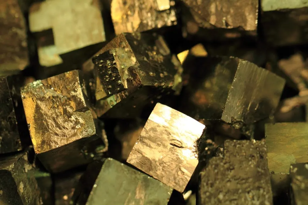 How Much is Pyrite Worth per Pound, Ounce, Kg, Gram & Carat