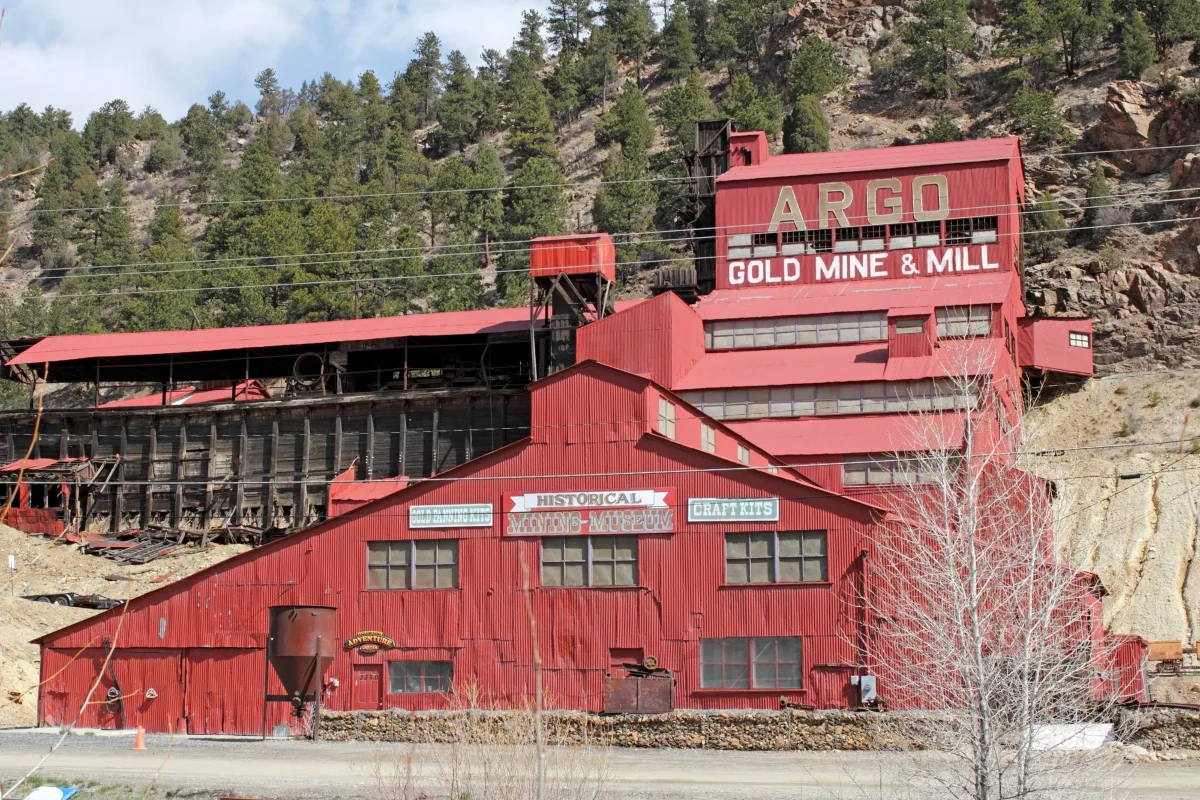 Vic's Gold Panning – Finding Gold in Colorado
